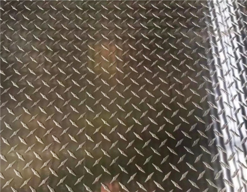 廠家供應(yīng)耐高溫 花紋鋁板